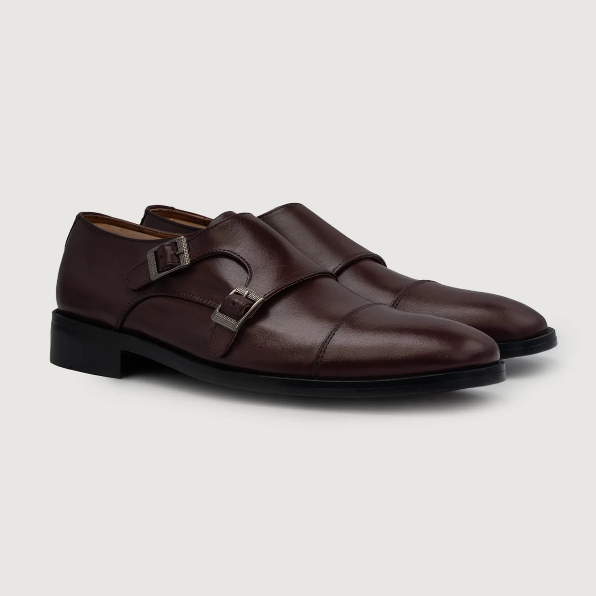 Boston Skórzane buty Bordowy Skórzane buty For Men in Maroon Full-Grain Leather - Widok z profilu | Kup online w oficjalnym sklepie