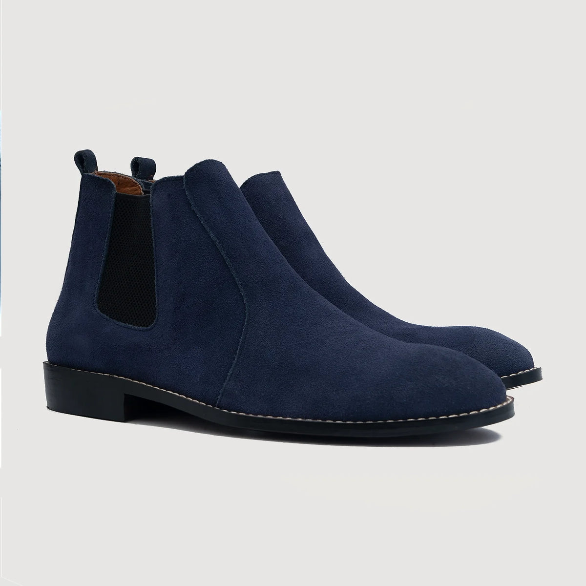 Clarkson Chelsea Midnight Niebieski Suede Skórzane trzewiki Męska For Men in Midnight Blue Goatskin Suede - Widok z profilu | Kup online w oficjalnym sklepie
