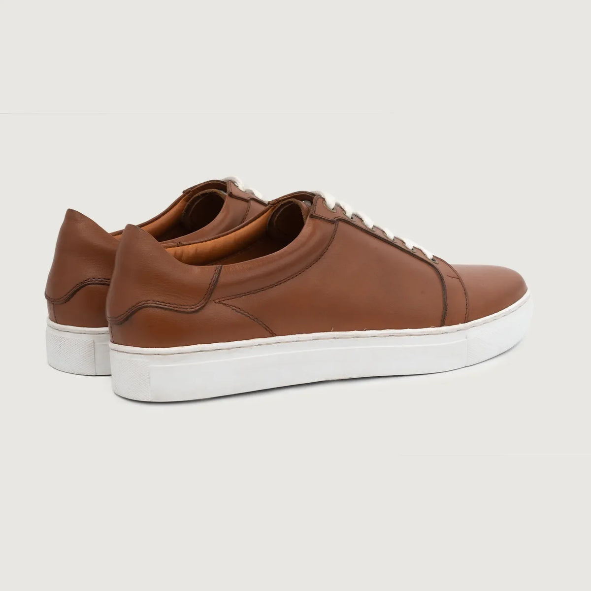 Carter Runn Jasnobrązowy Skórzane sneakersy Męska For Men - Wzmocniony zapiętek i precyzyjne podwójne szwy
