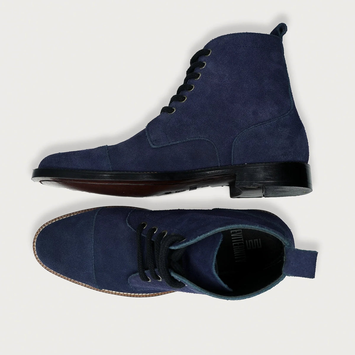 Knight Derby Midnight Niebieski Suede Skórzane trzewiki Męska For Men - Wzmocniony zapiętek i precyzyjne podwójne szwy