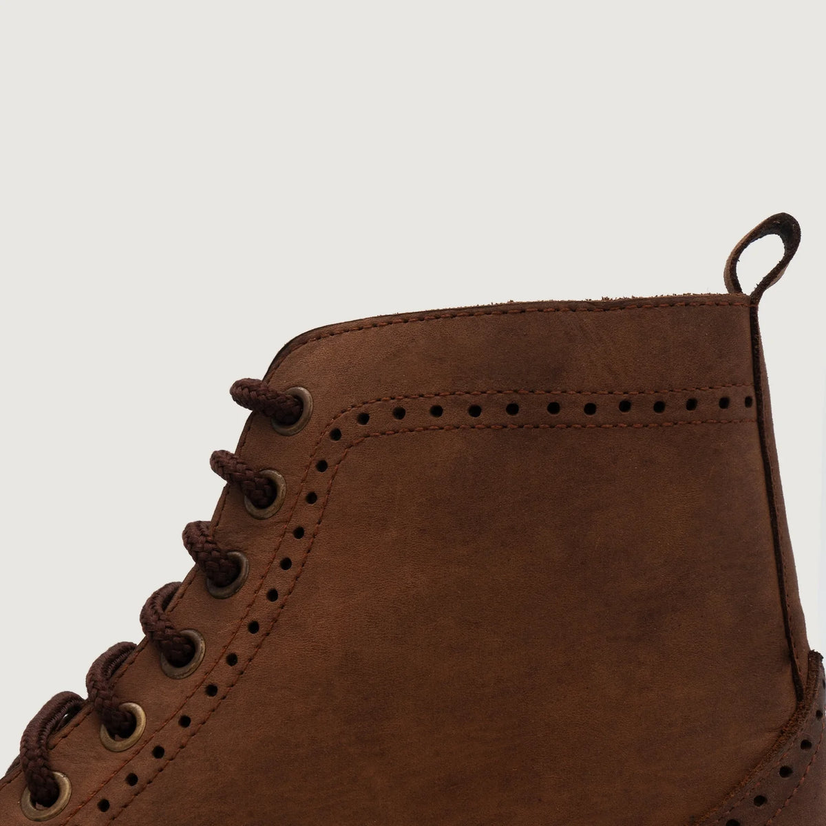 Szczegółowe zbliżenie of Classic Collar & Heavy-Duty Zipper Hardware on Duster Brogues Derby Oil Pull-up Brązowy Skórzane trzewiki Męska