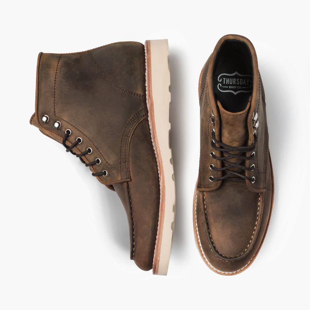 High-Traction Rubber Outsole & Lug Tread Pattern on Diplomat Burnt Copper Skórzane trzewiki Męska