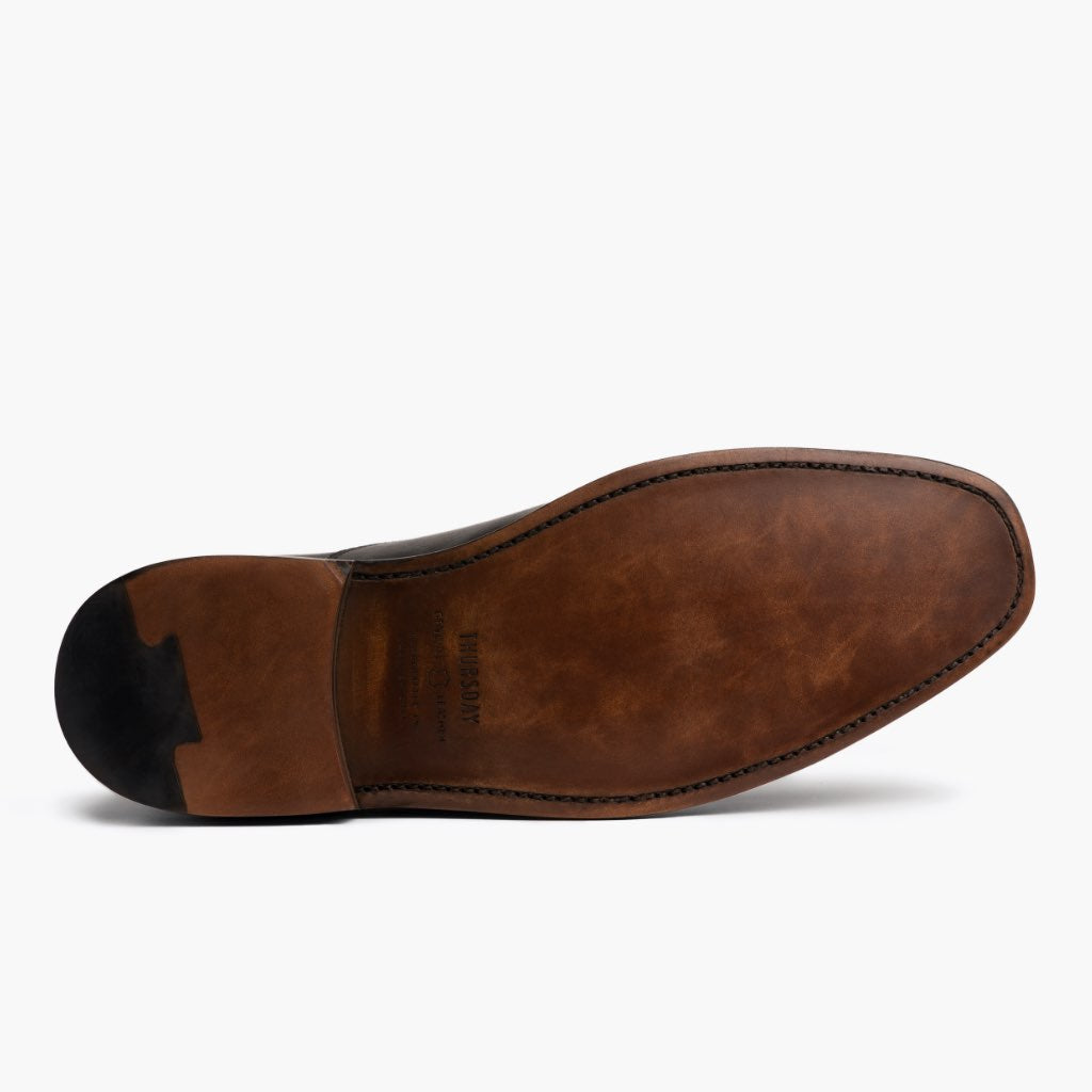 High-Traction Rubber Outsole & Lug Tread Pattern on Executive Czarny Skórzane sneakersy Męska