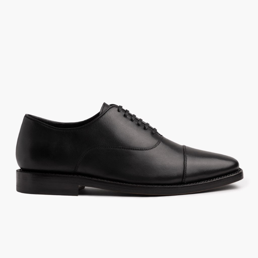 Black Full-Grain leather Sneakers - Konstrukcja ramowa Goodyear welt i detal noska