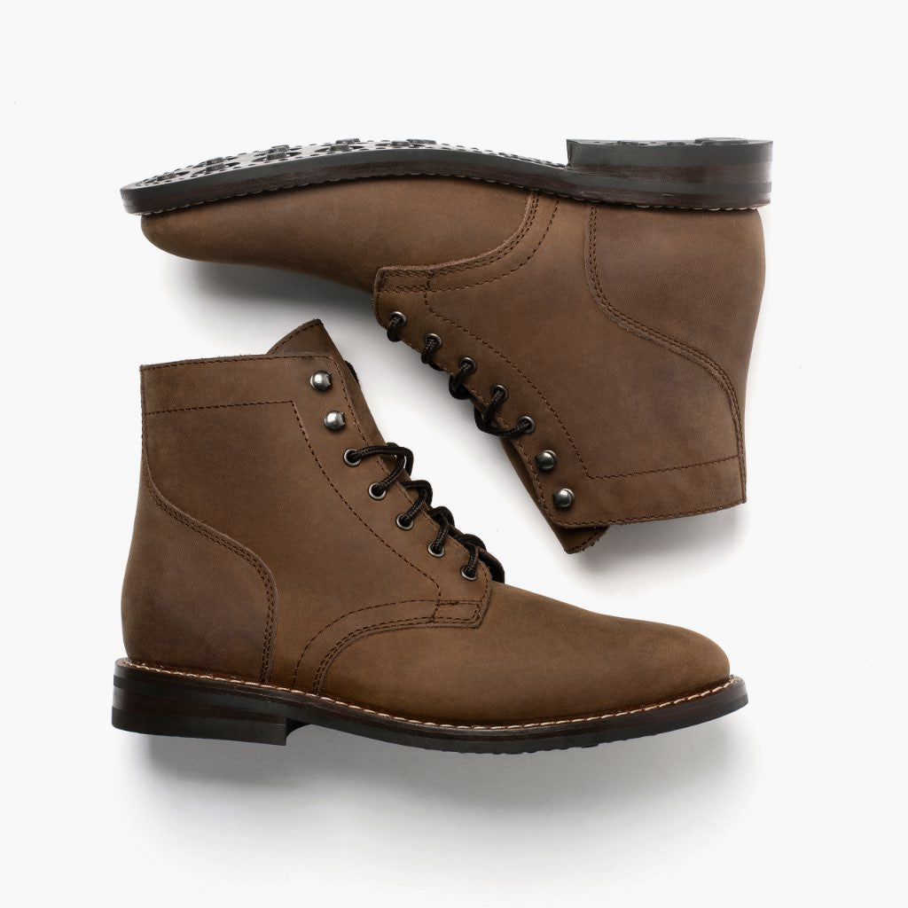 Authentic Full-Grain Leather Grain Depth & Pull-Up Patina Texture Detail