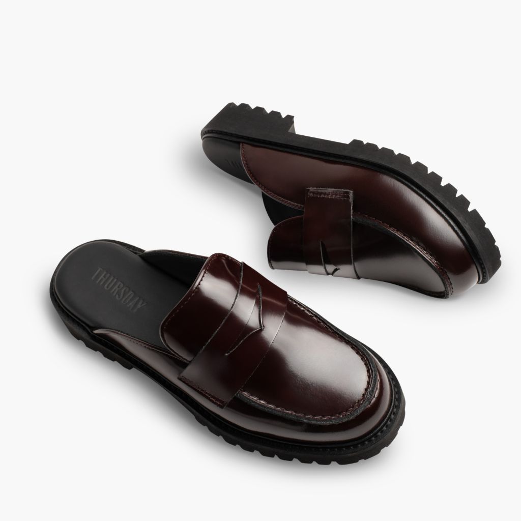 High-Traction Rubber Outsole & Lug Tread Pattern on Penny Mule Burgundzki Skórzane trzewiki Damska