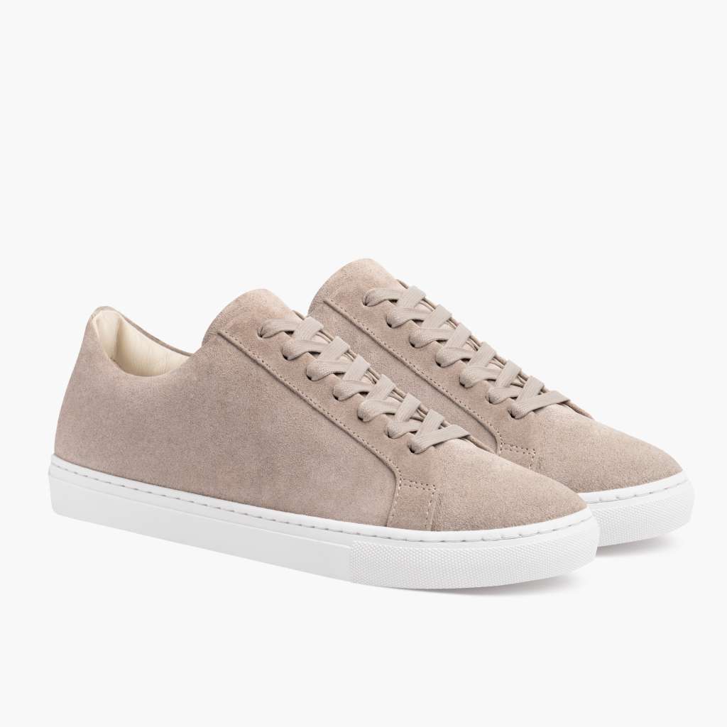 Premier Low Top Latte Skórzane sneakersy Damska in Classic Full-Grain Leather - Widok z profilu | Kup online w oficjalnym sklepie