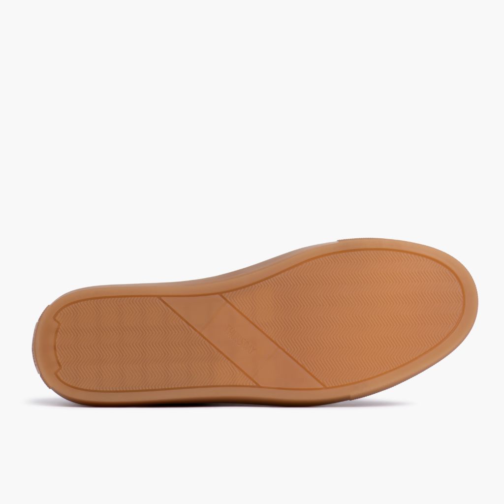 High-Traction Rubber Outsole & Lug Tread Pattern on Premier Low Top Camel Skórzane sneakersy Damska