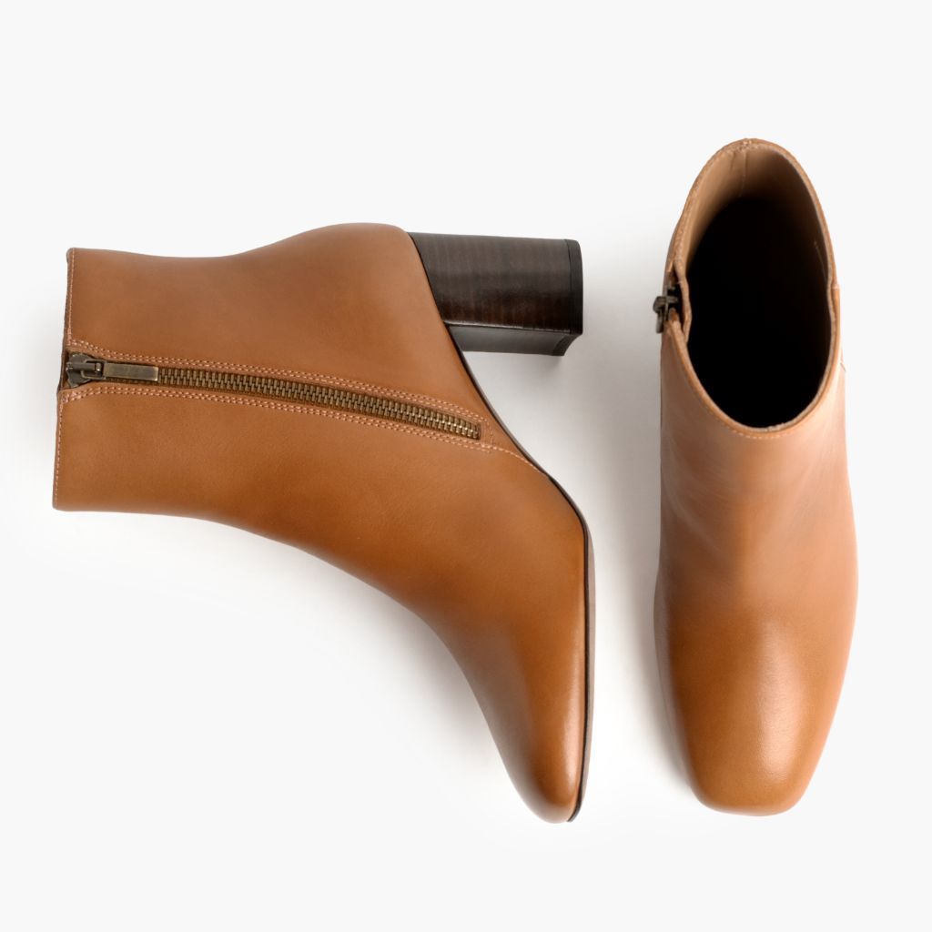 High-Traction Rubber Outsole & Lug Tread Pattern on High Standard Toffee Skórzane trzewiki Damska