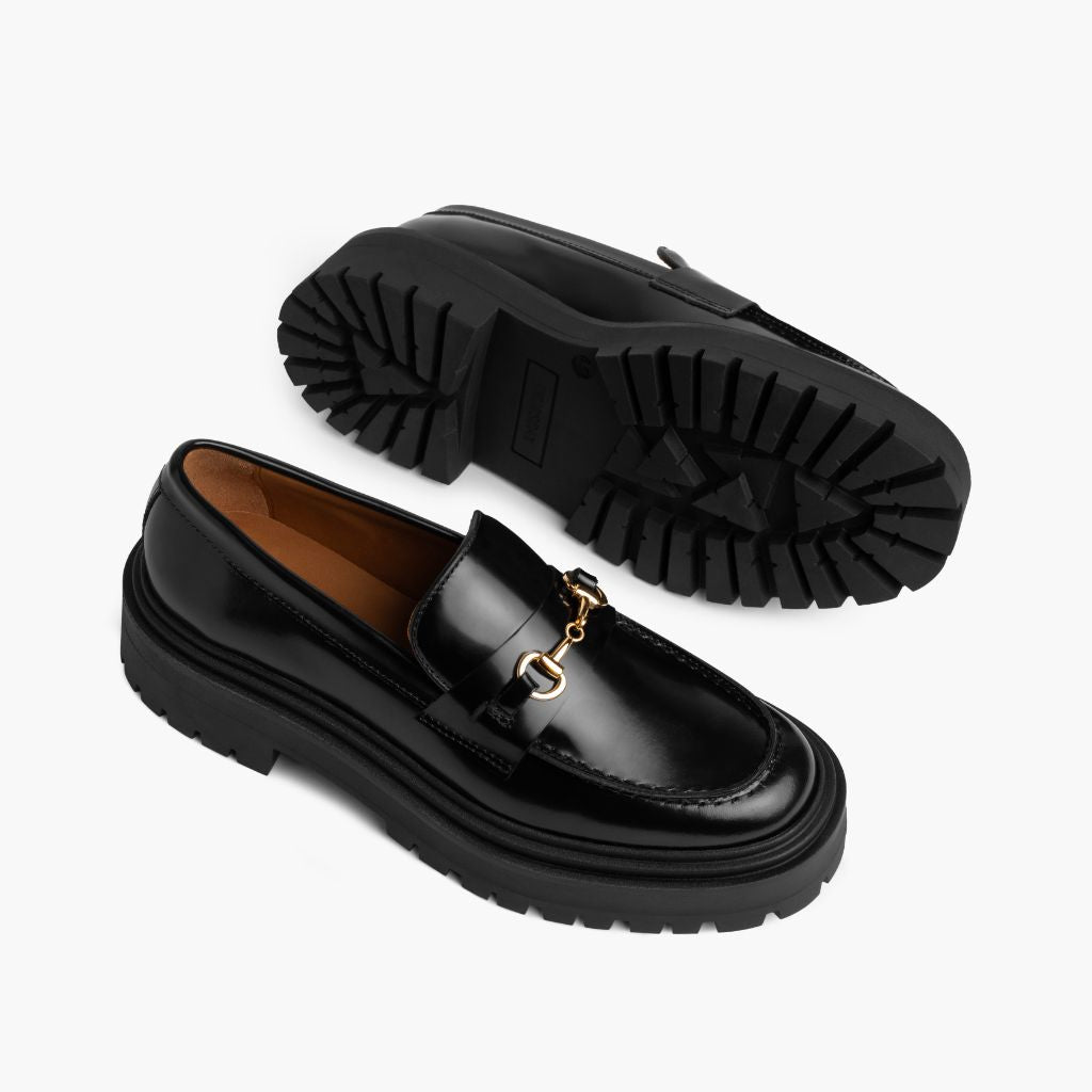 High-Traction Rubber Outsole & Lug Tread Pattern on Penny Platform Czarny & Gold Skórzane mokasyny Damska