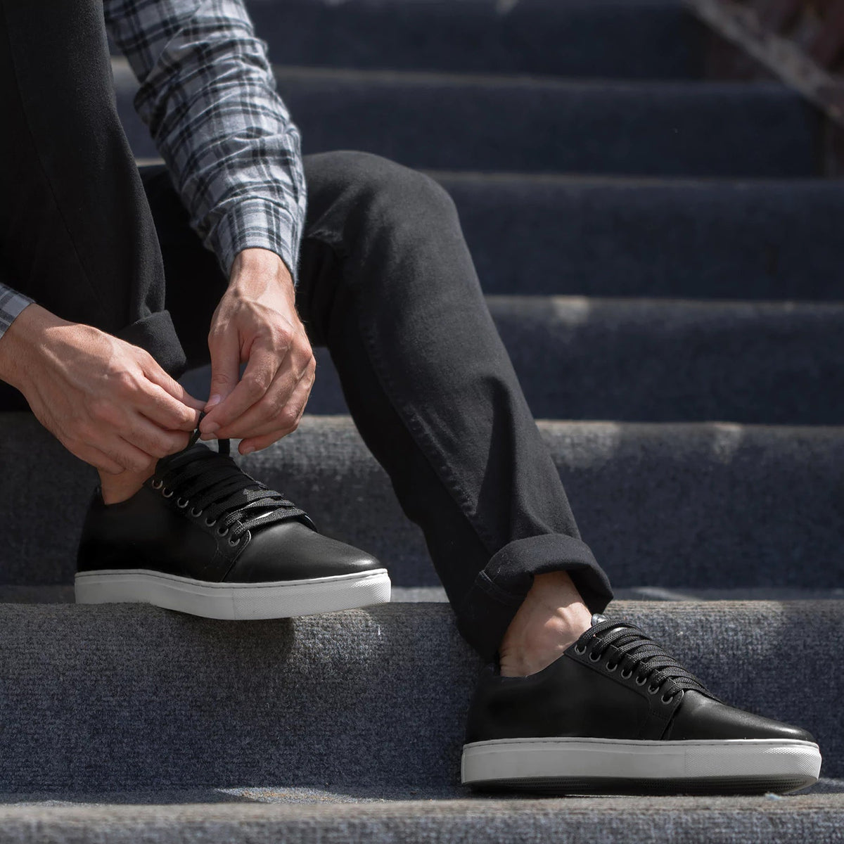 High-Traction Rubber Outsole & Lug Tread Pattern on Murphy Low Top Czarny Skórzane sneakersy Męska