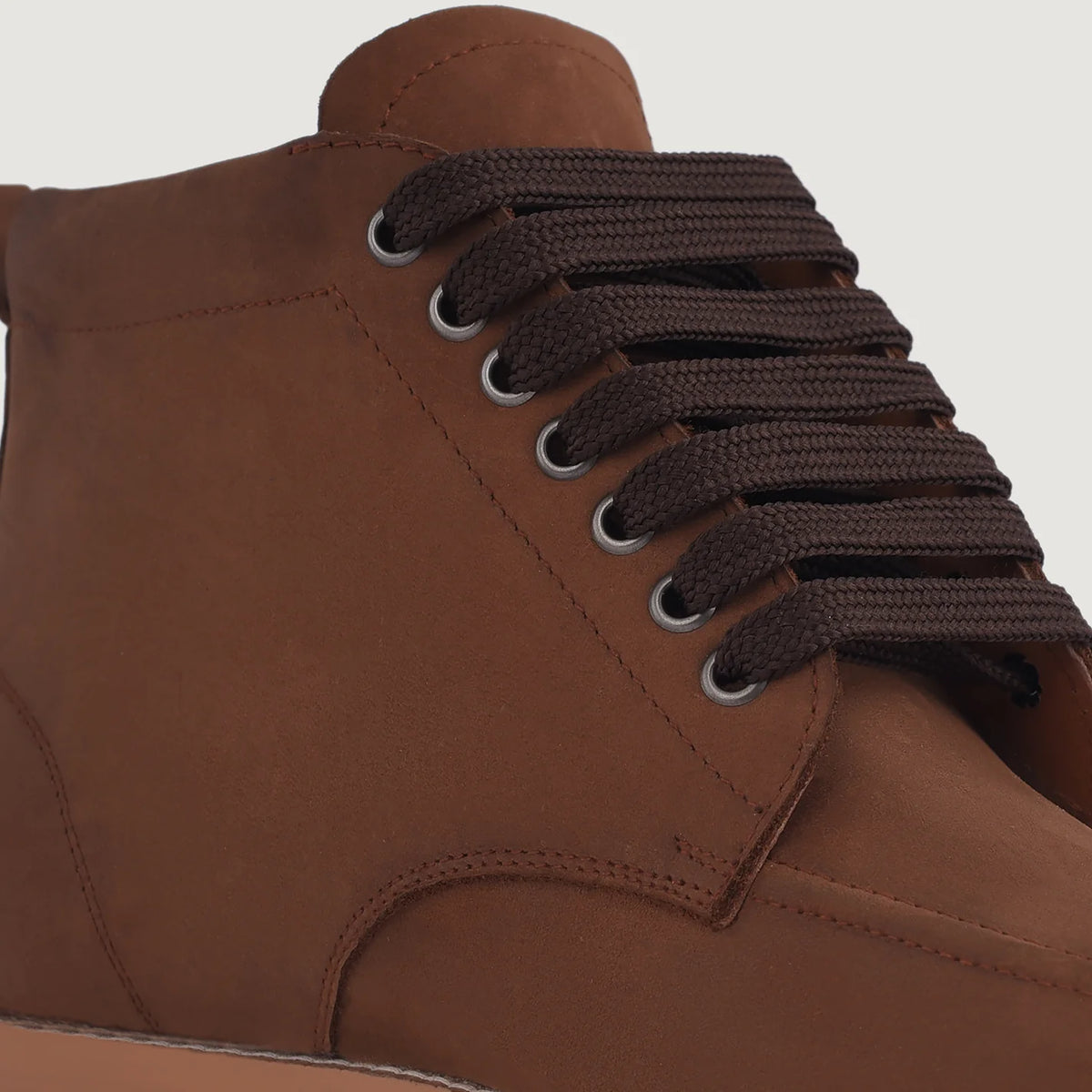 High-Traction Rubber Outsole & Lug Tread Pattern on Bearman Moc Toe Pull-up Brązowy Skórzane trzewiki Męska
