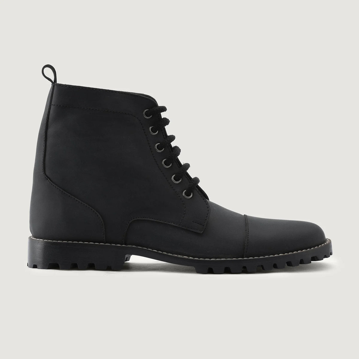 Matte Black Full-Grain leather Boots - Konstrukcja ramowa Goodyear welt i detal noska