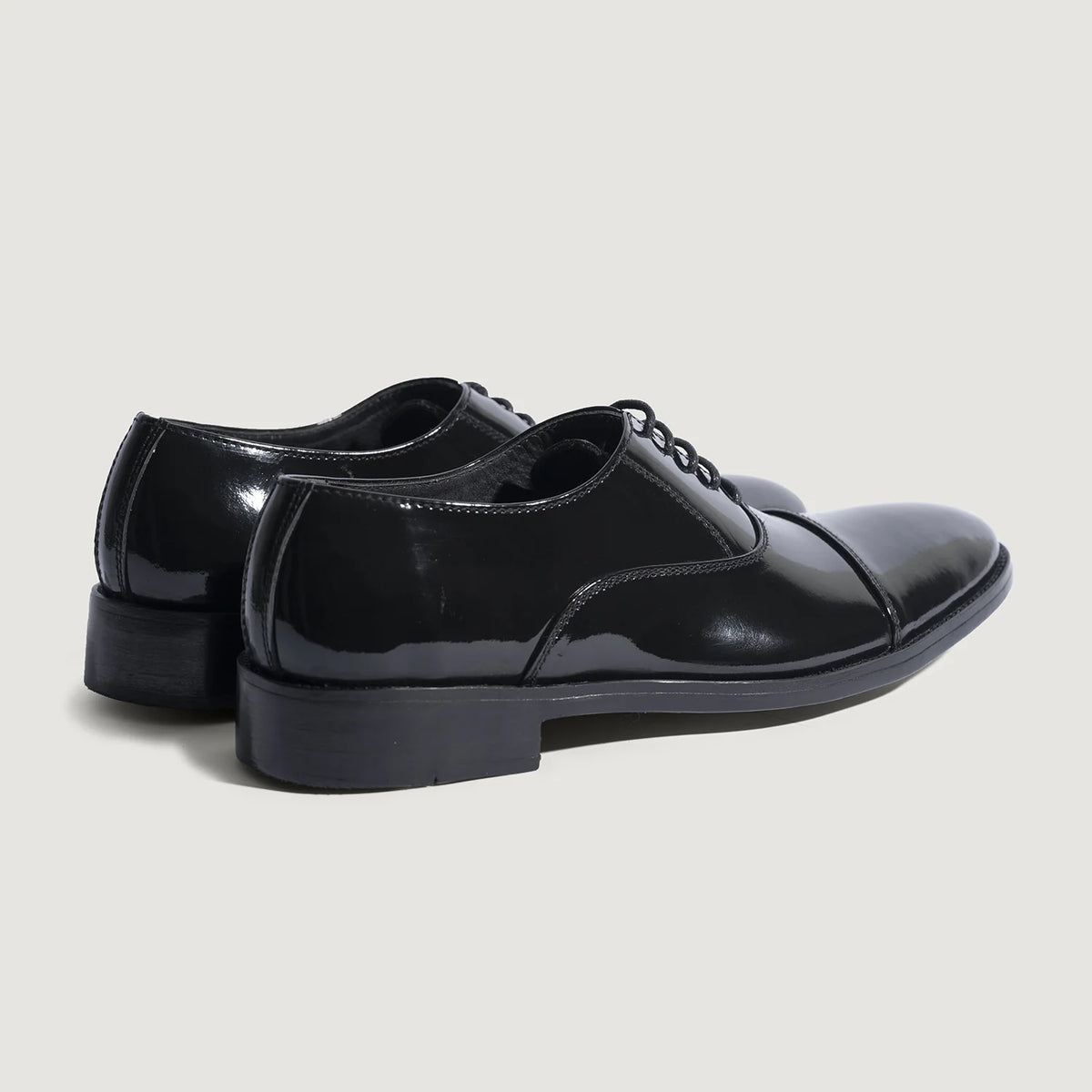 High-Traction Rubber Outsole & Lug Tread Pattern on Professor Oxford Czarny Skórzane buty Męska For Men