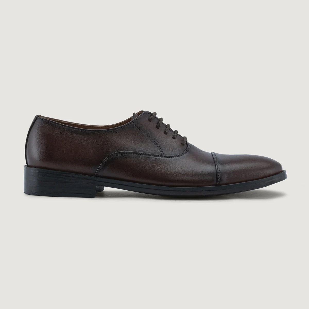 Burnished Brown Full-Grain leather Shoes - Konstrukcja ramowa Goodyear welt i detal noska