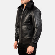 
Black Sheepskin Leather Bomber Jacket - Widok z tyłu z dopasowanymi ramionami i czystym dołem