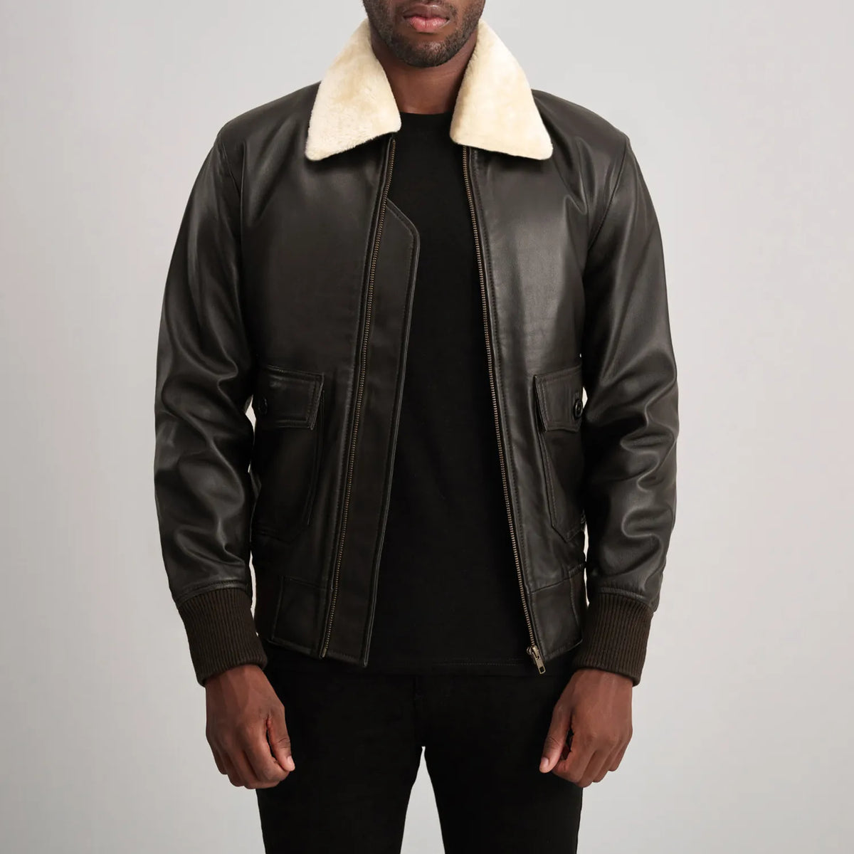 
Airin G-1 Brązowy & Cream Skórzana Kurtka Bomberka Męska in Brown Sheepskin Leather - Widok z przodu i dopasowana sylwetka | Kup online w oficjalnym sklepie