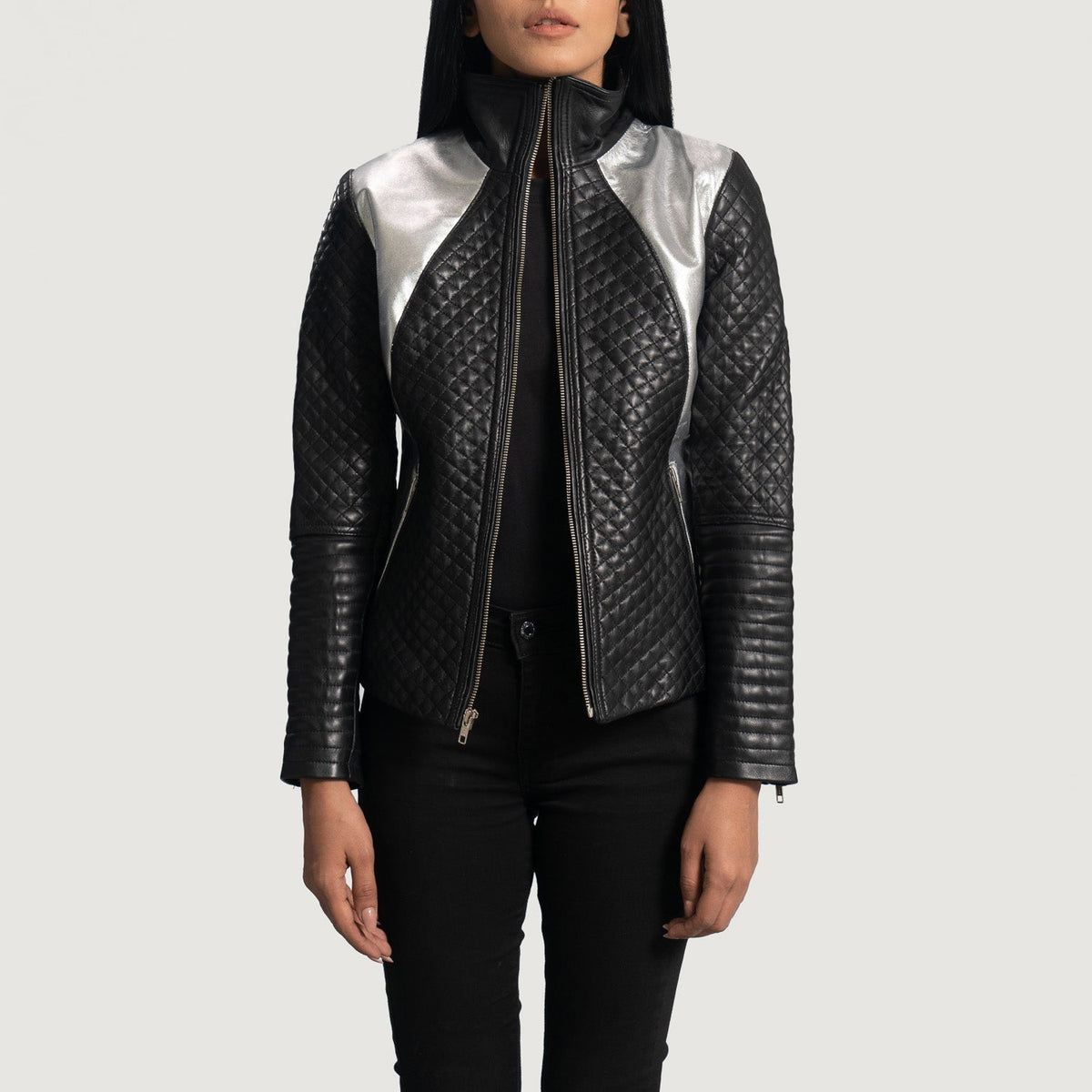 
Alia Metallic Czarny Skórzana Ramoneska Damska in Black Sheepskin Leather - Widok z przodu i dopasowana sylwetka | Kup online w oficjalnym sklepie