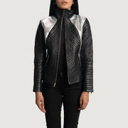 
Alia Metallic Czarny Skórzana Ramoneska Damska in Black Sheepskin Leather - Widok z przodu i dopasowana sylwetka | Kup online w oficjalnym sklepie