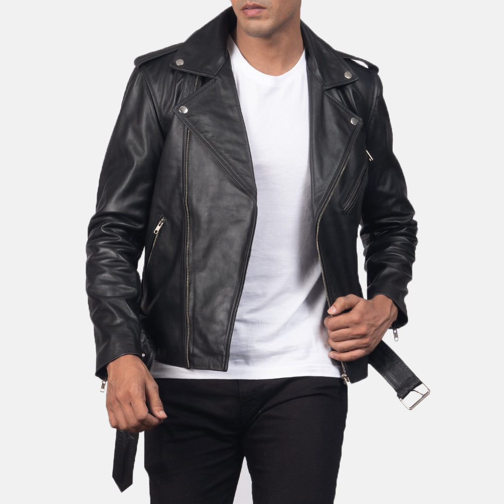 
Szczegółowe zbliżenie of Notch & Zipper & Waist belt Hardware on Allaric Alley Black Leather Biker Jacket
