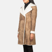 
Szczegółowe zbliżenie of Notch & Leather Buttons Hardware on Amie Distressed Brown Double Breasted Shearling Coat