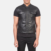 
Szczegółowe zbliżenie of Band & Zipper with Button Flap Hardware on Atlas Moto Czarny Skórzana Kamizelka Męska