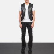 Men's Auden Czarna Skórzana Kamizelka Męska - Lateral Side Profile View Showing Sleeve Cut &amp; Athletic Taper Fit