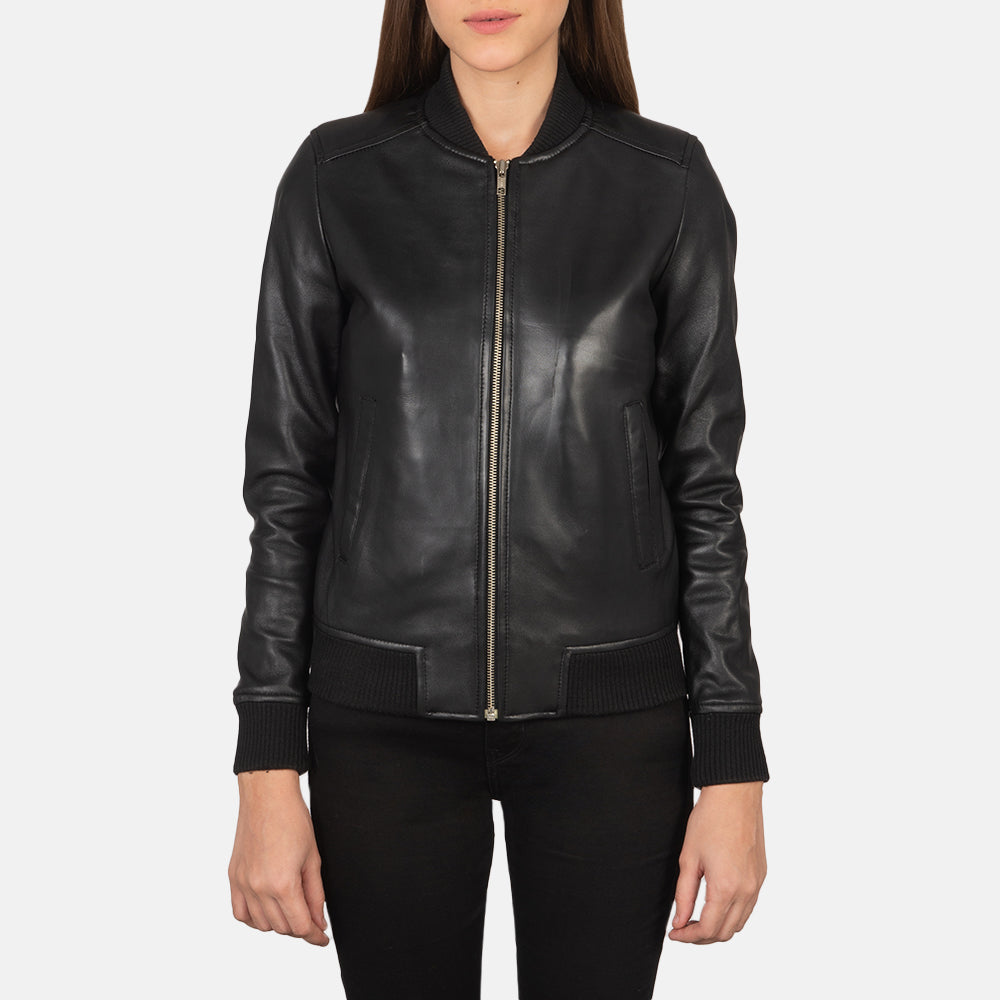 Close-Up Detail of Varsity - Rib Knit &amp; Zipper with Wind Flap Hardware on Women's Bliss Czarna Skórzana Kurtka Bomberka Damska