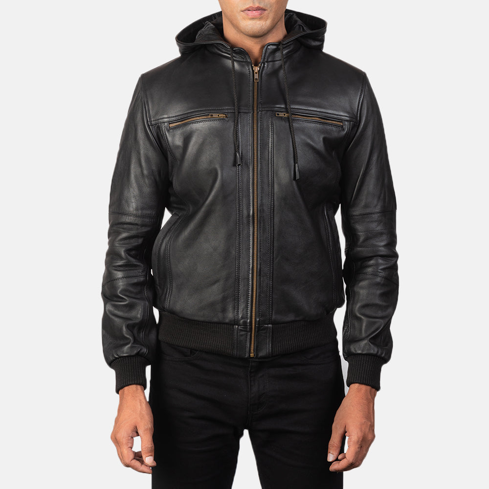 
Bouncer Biz Black Leather Hooded Bomber Jacket - Widok z boku z ergonomicznym krojem rękawa