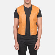 
Brandon Jasnobrązowy Brązowy Skórzana Kamizelka Męska in Tan Brown Sheepskin Leather - Widok z przodu i dopasowana sylwetka | Kup online w oficjalnym sklepie