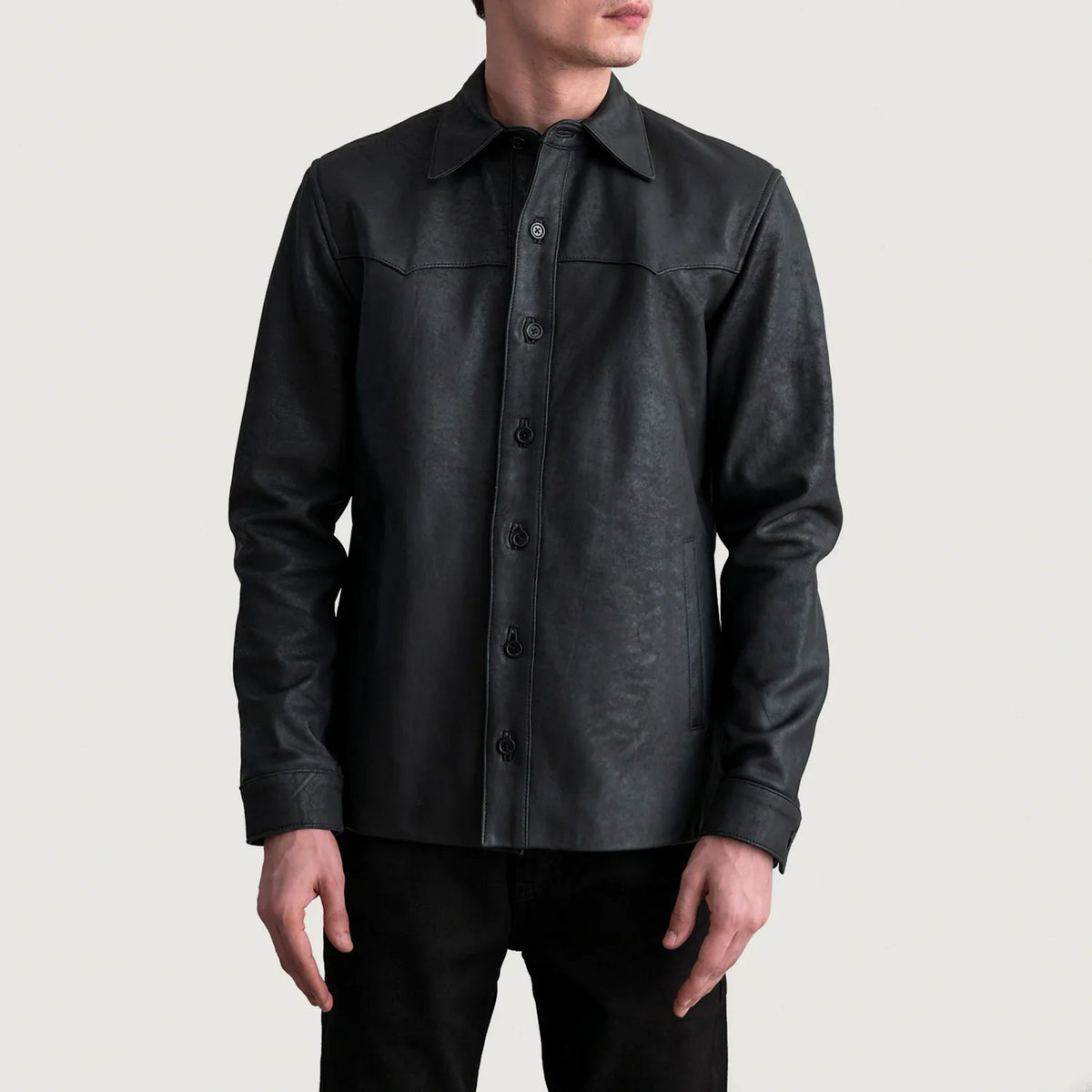 
Bronco Tumbled Czarny Leather Shirt Męska - Widok z boku z ergonomicznym krojem rękawa