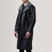 Cai Postarzana Czarna Leather Shearling Skórzany Płaszcz Męska For Men - Lateral Side Profile View Showing Sleeve Cut &amp; Athletic Taper Fit