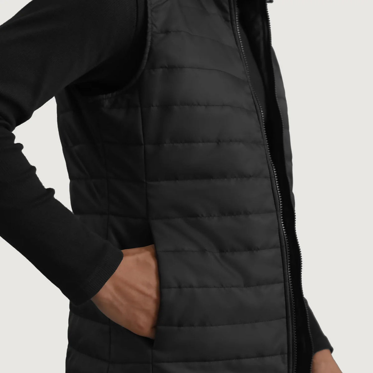 
Widok podszewki Showing Quilted Viscose Lining & Dwie funkcjonalne kieszenie wewnętrzne