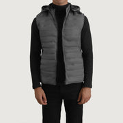 
Carlo Grey Pikowana kamizelka z kapturem Męska in Green Full-Grain Leather - Widok z przodu i dopasowana sylwetka | Kup online w oficjalnym sklepie