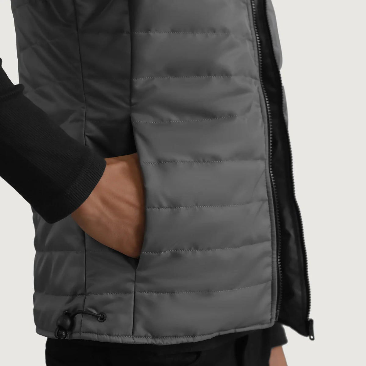
Widok podszewki Showing Quilted Viscose Lining & Dwie funkcjonalne kieszenie wewnętrzne