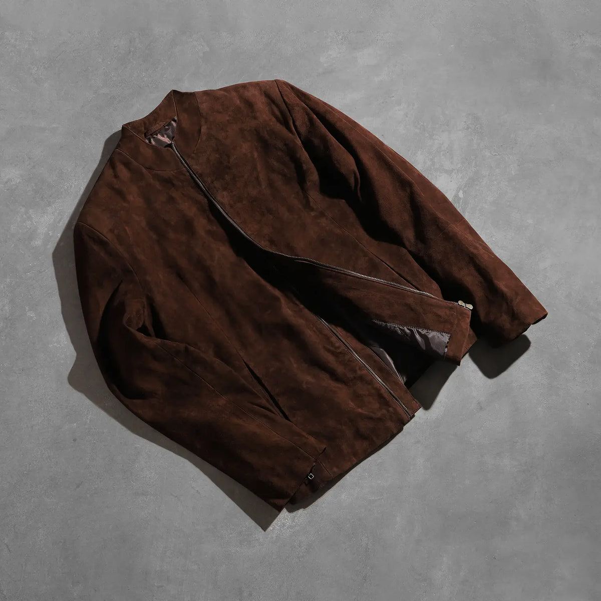 Zipper &amp; Hem Craftsmanship Construction Detail on Men's Charcoal Mocha Suede Skórzana Ramoneska Męska