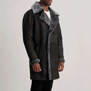 
Brown Goatskin Suede Aviator Jacket - Widok z tyłu z dopasowanymi ramionami i czystym dołem