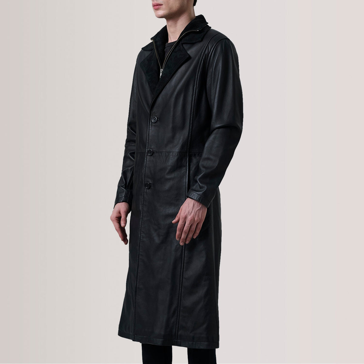 Charlton Czarna Leather Single Breasted Skórzany Płaszcz Męska For Men - Lateral Side Profile View Showing Sleeve Cut &amp; Athletic Taper Fit