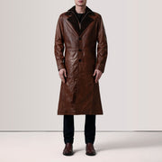 
Distressed Brown Sheepskin Burnished Leather Coat - Widok z tyłu z dopasowanymi ramionami i czystym dołem