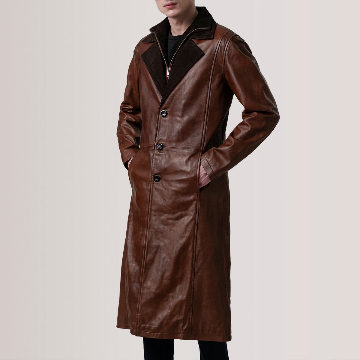 
Charlton Waxed Brązowy Leather Single Breasted Skórzany Płaszcz Męska For Men - Widok z boku z ergonomicznym krojem rękawa