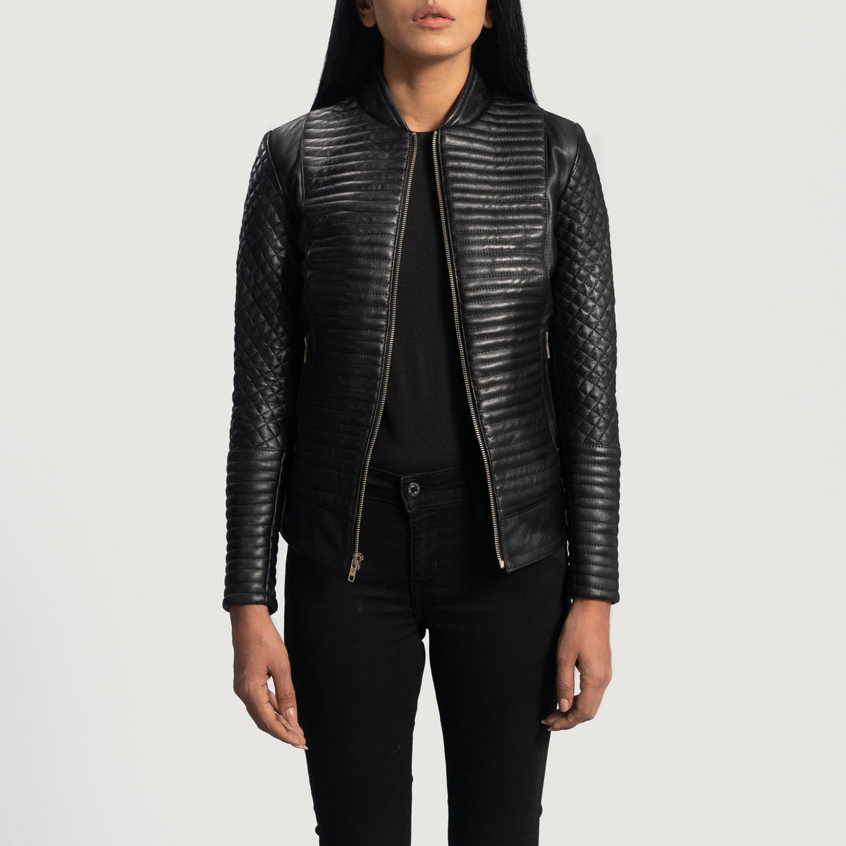 Women's Cityscape Czarna Skórzana Ramoneska Damska - Lateral Side Profile View Showing Sleeve Cut &amp; Athletic Taper Fit