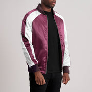 
Maroon & White Satin Aviator Jacket - Widok z tyłu z dopasowanymi ramionami i czystym dołem