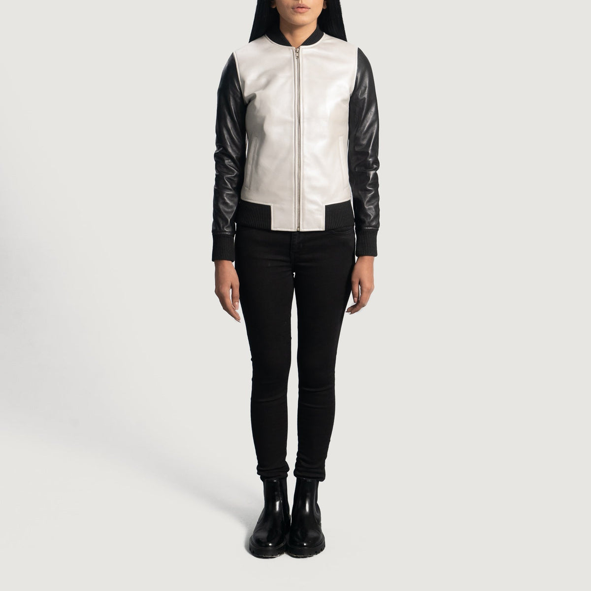 Close-Up Detail of Varsity &amp; Zipper Hardware on Women's Cole Silver Skórzana Kurtka Bomberka Damska