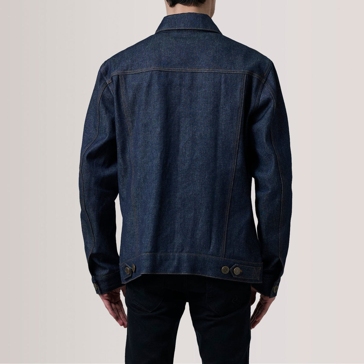 
Szczegółowe zbliżenie of Classic Collar & Heavy-Duty Zipper Hardware on Conard Ash Grey Denim Trucker Jacket For Men