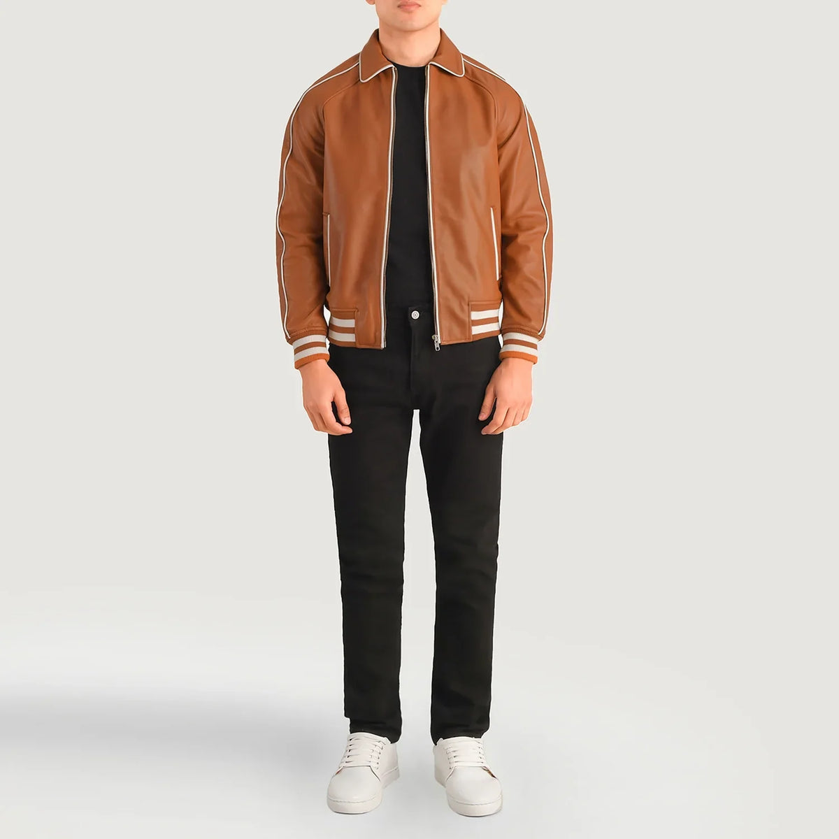 Cooper Jasnobrązowa Brązowa Leather Varsity Kurtka Skórzana Męska - Lateral Side Profile View Showing Sleeve Cut &amp; Athletic Taper Fit