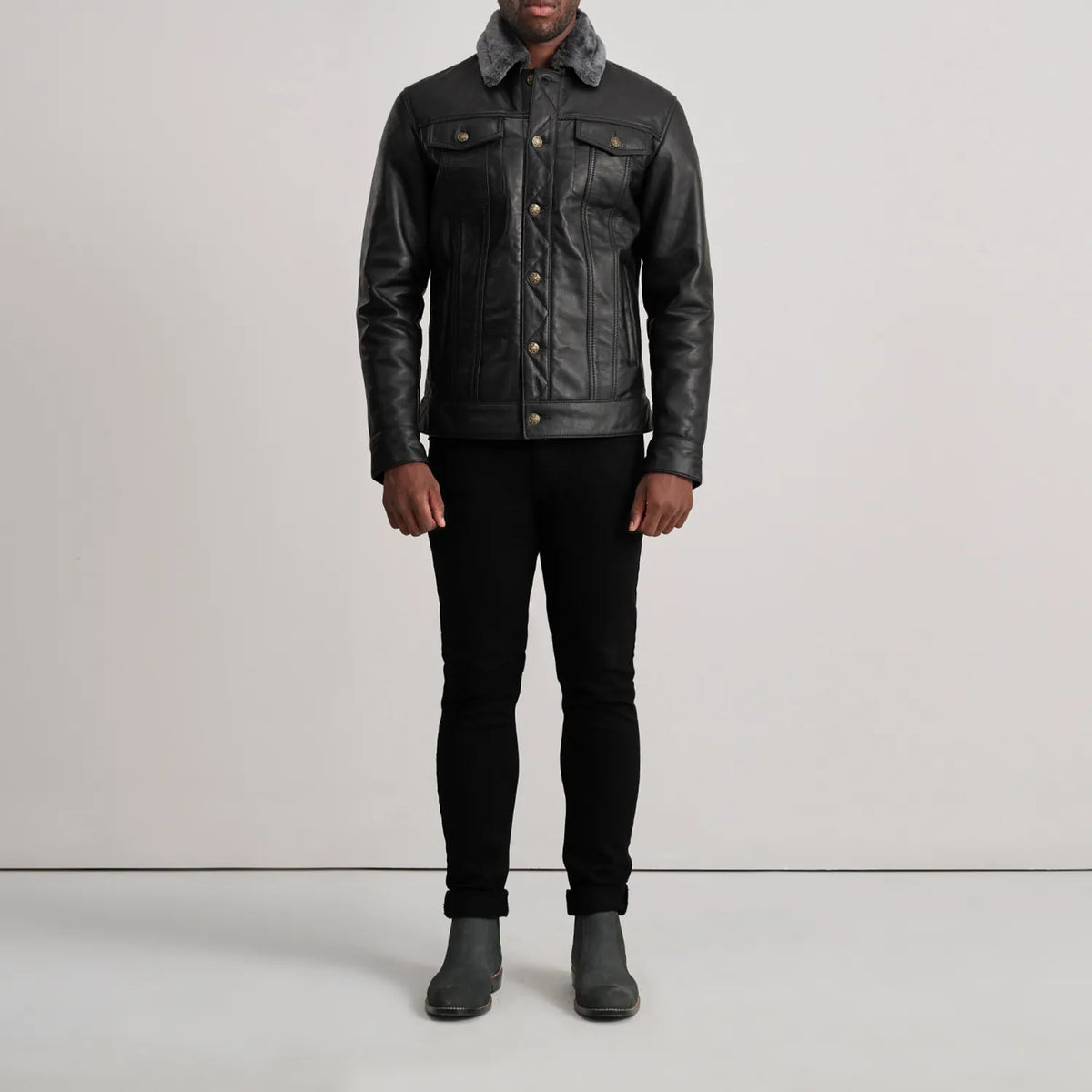Dallis Czarna Leather Shearling Trucker Kurtka Skórzana Męska - Lateral Side Profile View Showing Sleeve Cut &amp; Athletic Taper Fit