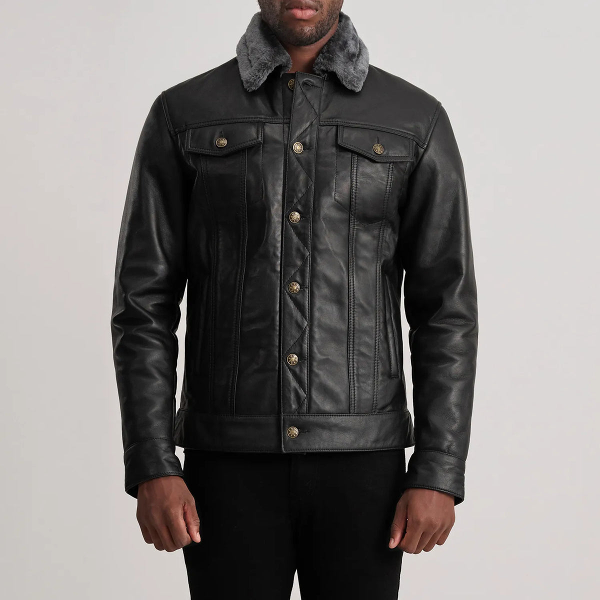 Close-Up Detail of Classic Collar &amp; Button Hardware on Dallis Czarna Leather Shearling Trucker Kurtka Skórzana Męska
