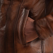 
Widok podszewki Showing Fully Faux Fur Lined & Dwie funkcjonalne kieszenie wewnętrzne