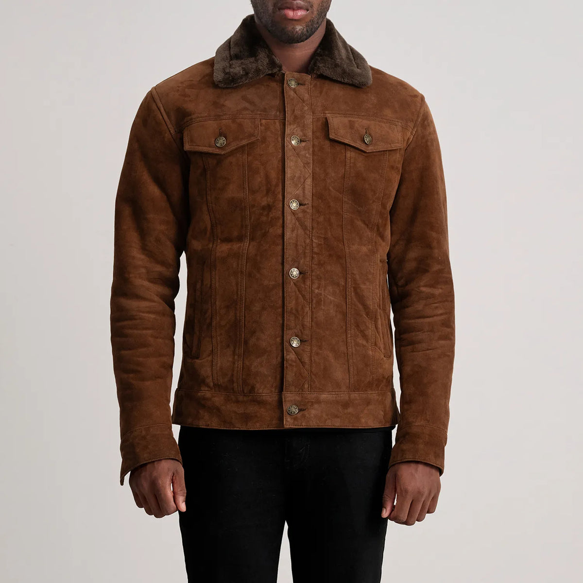 Close-Up Detail of Classic Collar &amp; Button Hardware on Dallis Brązowa Suede Shearling Trucker Kurtka Skórzana Męska