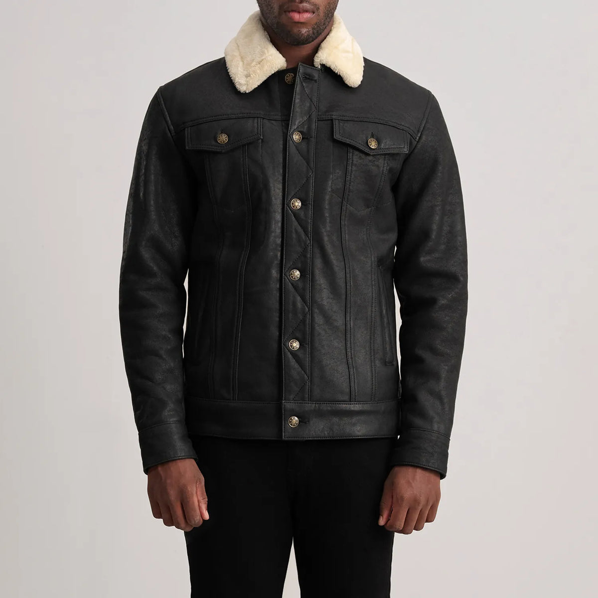 
Dallis Tumbled Black Shearling Trucker Jacket in Distressed Black Sheepskin Snuffed - Widok z przodu i dopasowana sylwetka | Kup online w oficjalnym sklepie